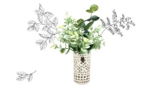 Petit vase fleur en dentelle au crochet